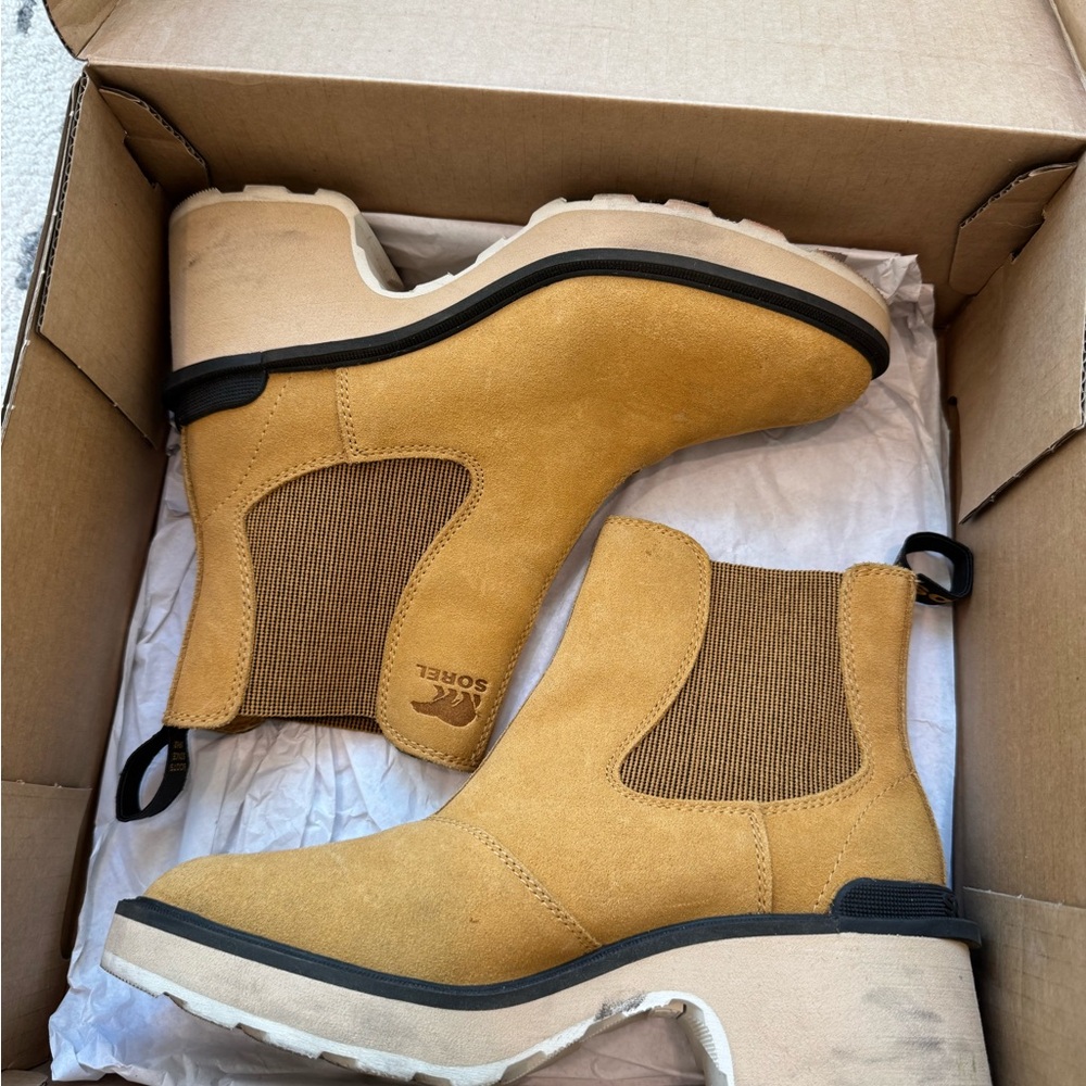 Sorel Women's Hi-Line Heel Chelsea Boots